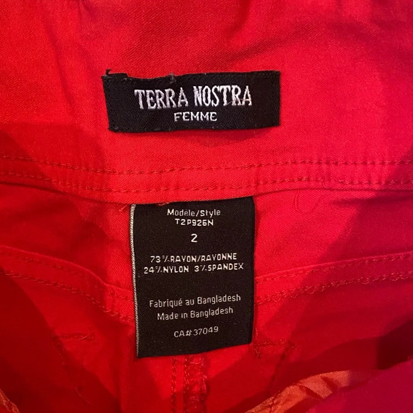 Red capris - Picture 6 of 12